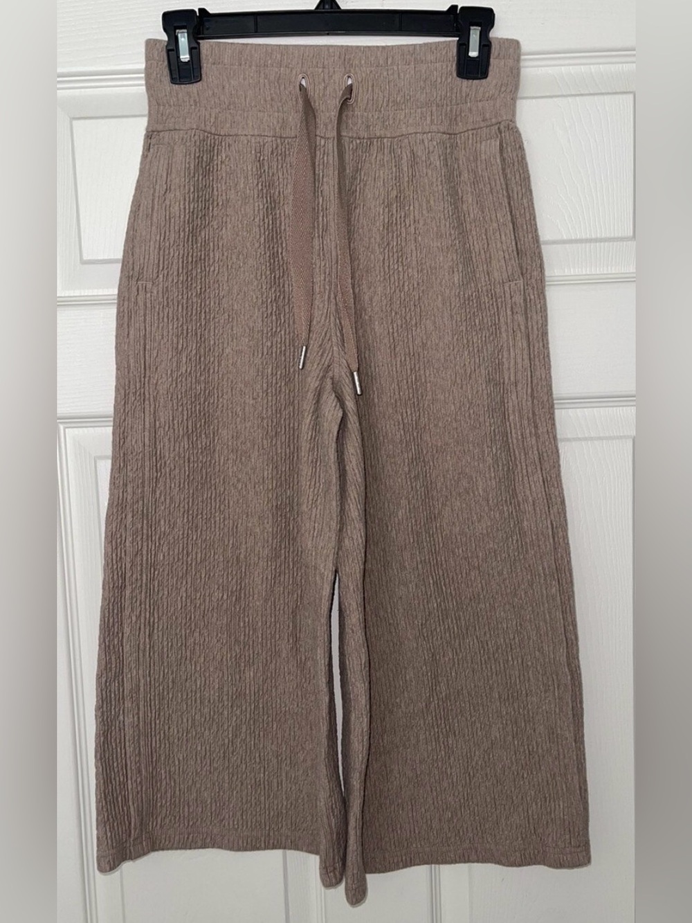 Lululemon Retreat Yourself crop wide leg Pants
